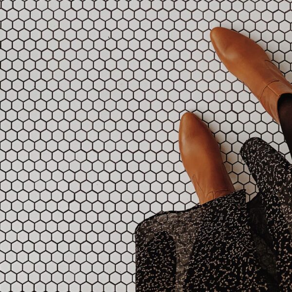 Winter Outfit mit Rock und Stiefel Stilvoll durch die kalte Jahreszeit